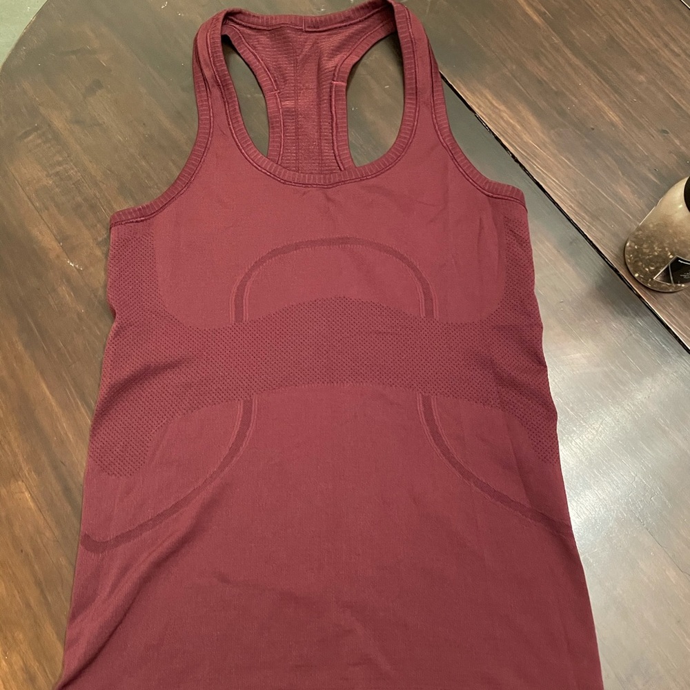 Lululemon swiftly tank size 6 red maroon